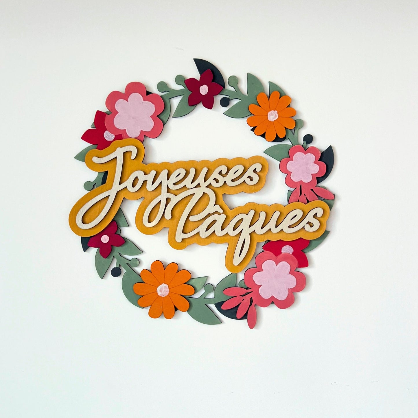 Couronne en bois "Joyeuses Pâques"
