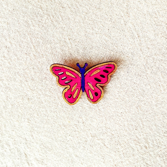 Pin’s Papillon en bois