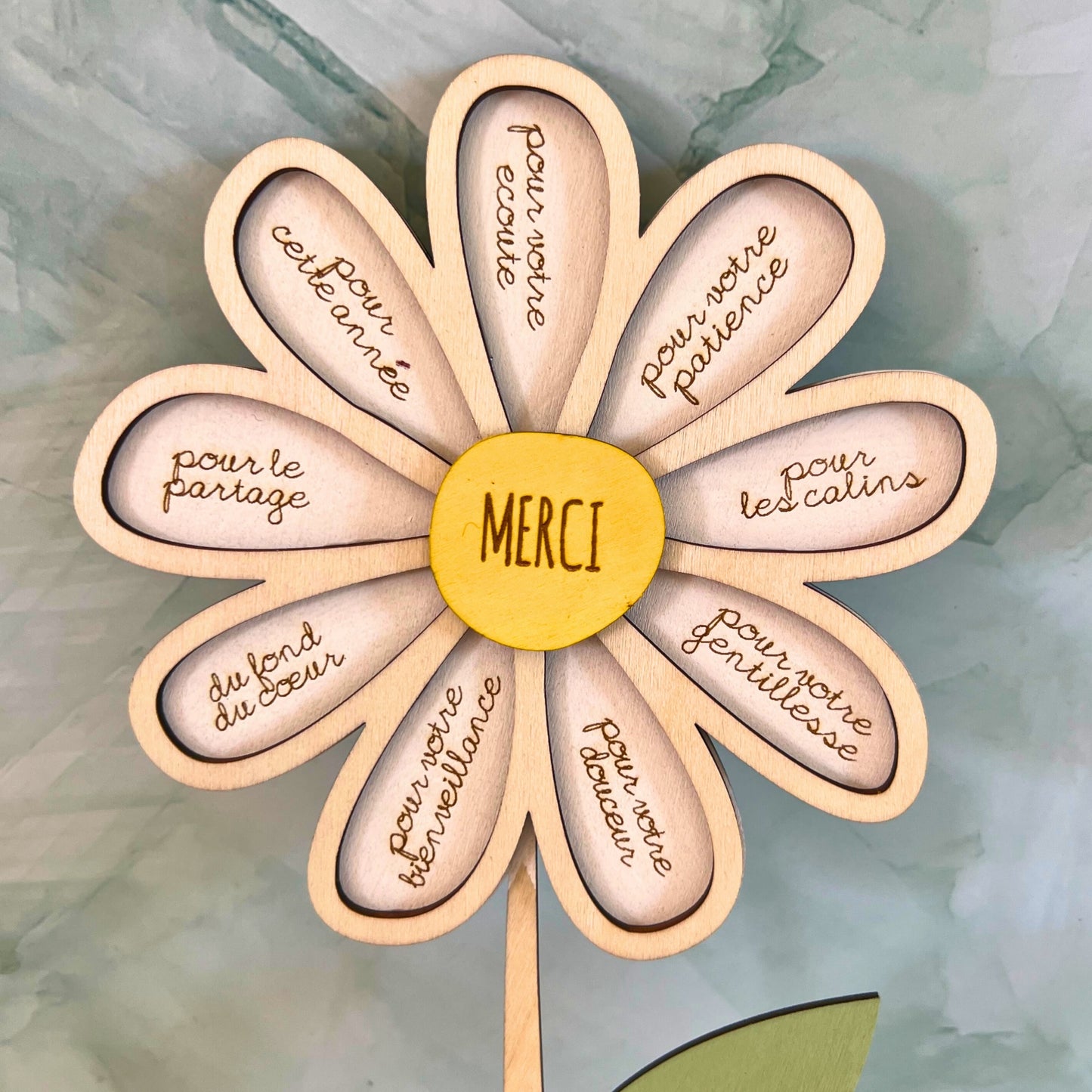 Marguerite en bois - Merci
