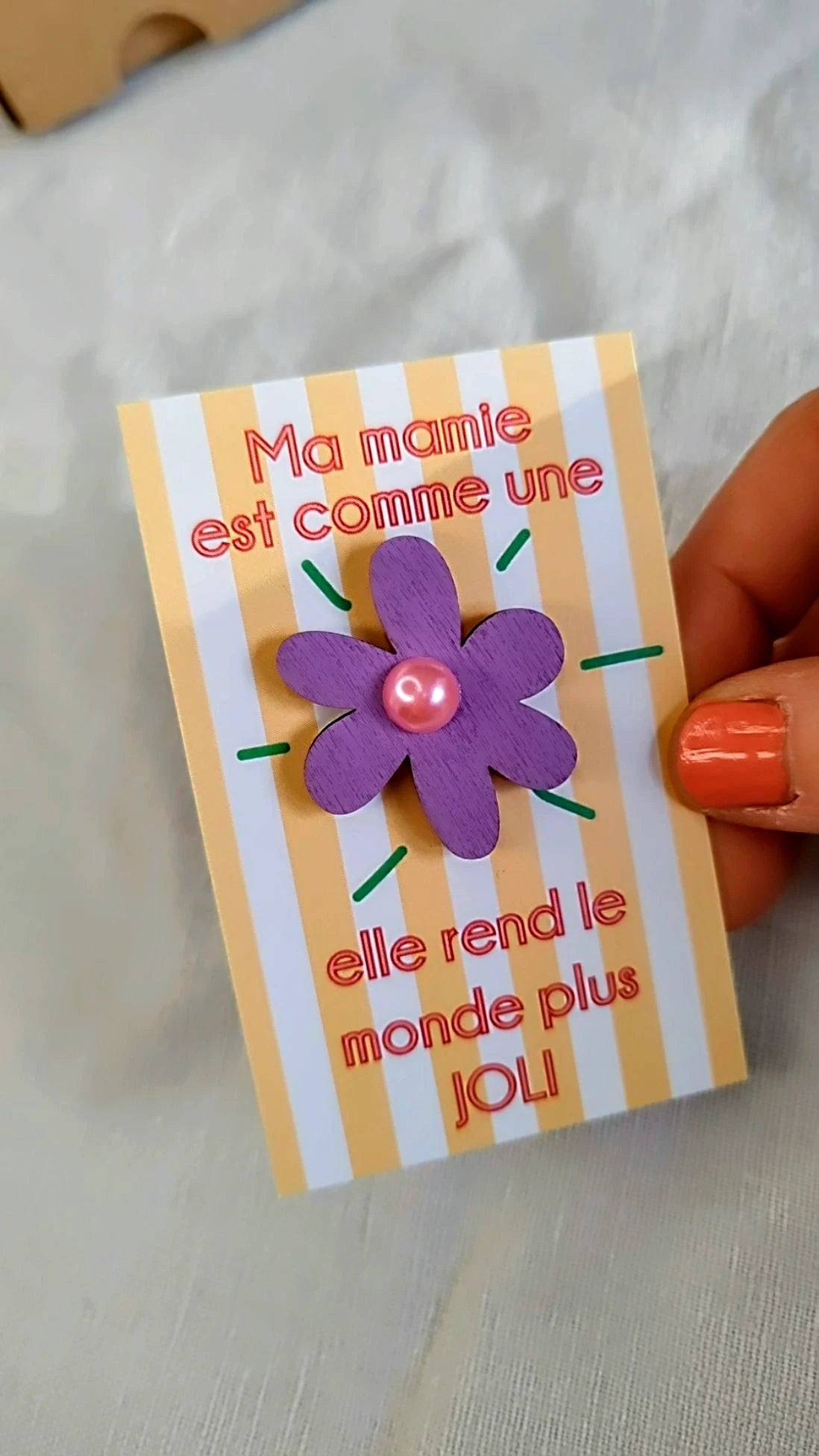Broche pin's Fleur