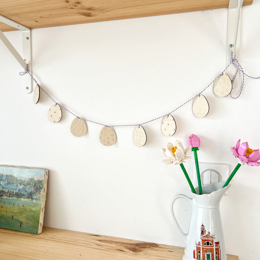 Guirlande d'œufs de Pâques en bois à colorier