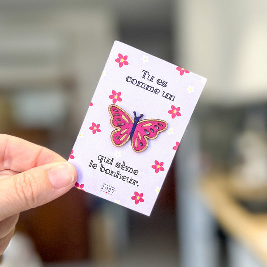 Pin’s Papillon en bois