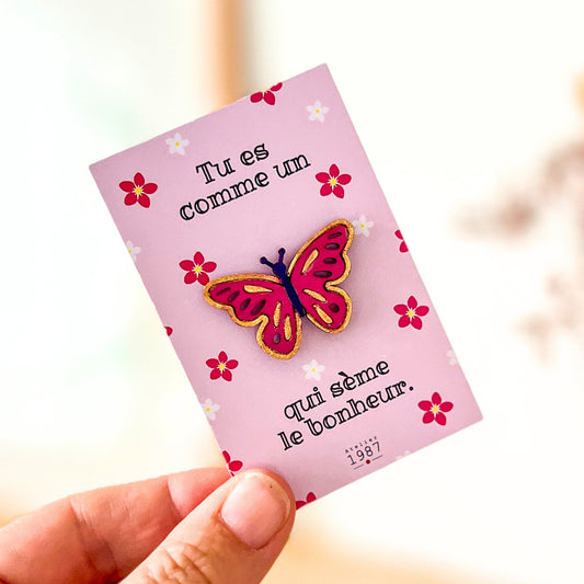 Pin’s Papillon en bois