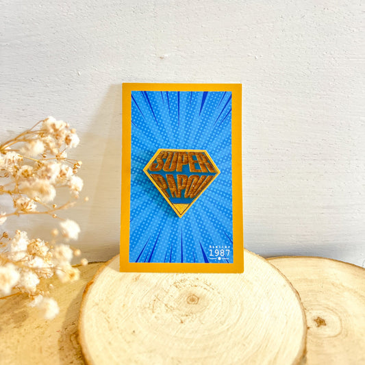 Pin’s en bois “Super Héros” personnalisé