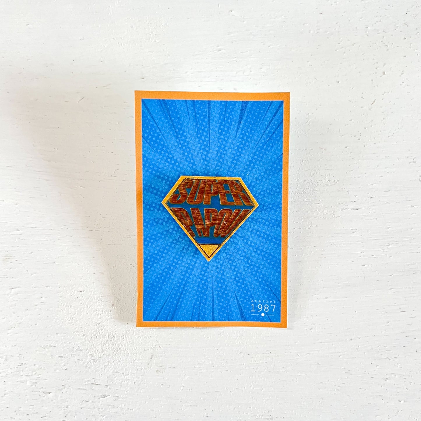 Pin’s en bois “Super Héros” personnalisé