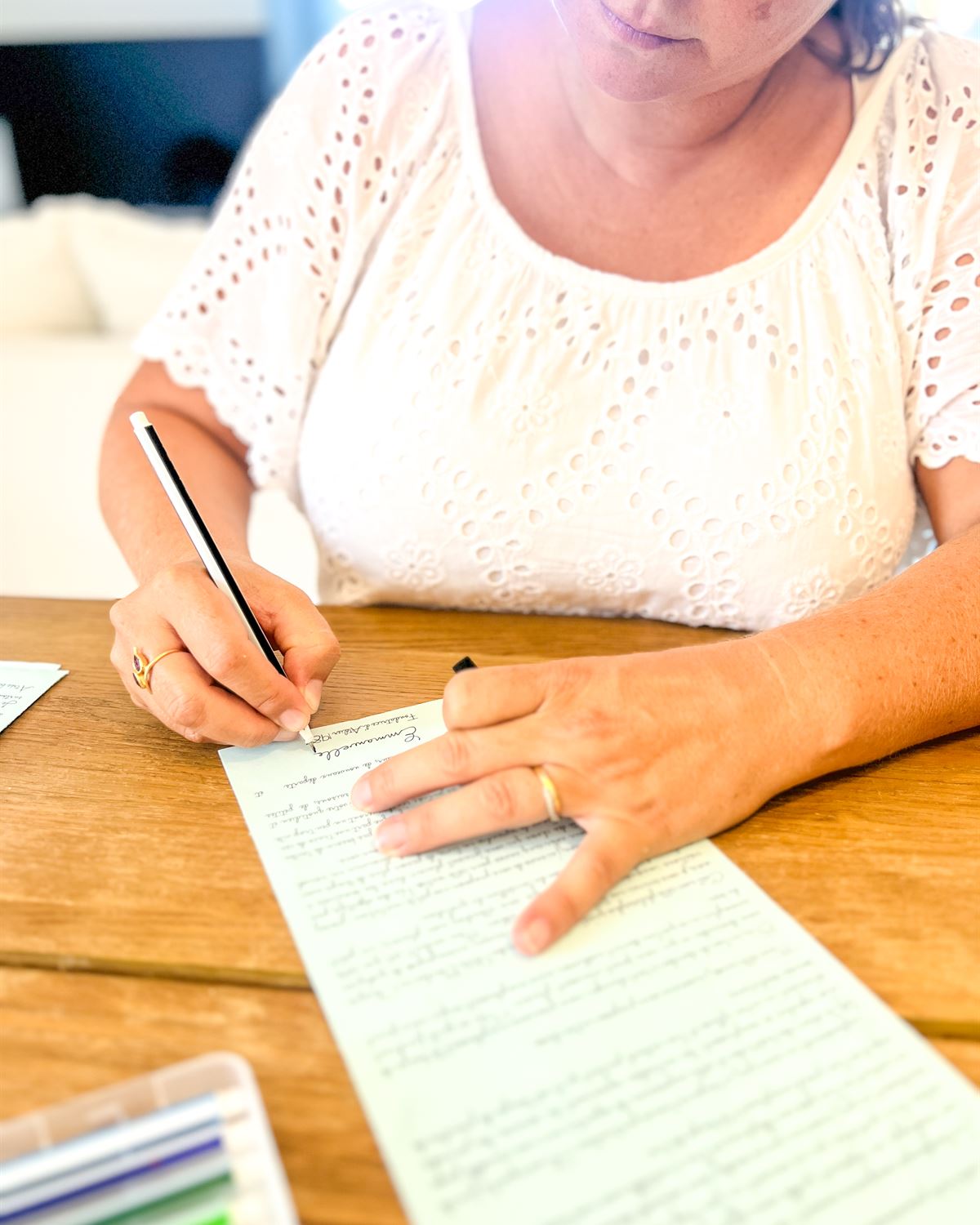 Emmanuelle signe la lettre du mois du Club des Petits Bonheurs